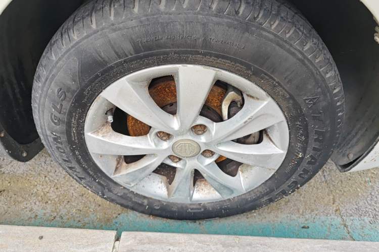 Used MG 3 2013 1.3L Manual Comfort Edition Right Front Wheel Hub