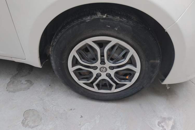Used MG 3 2013 1.3L Manual Comfort Edition Right Front Wheel Hub
