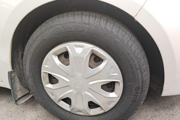 Used MG 3 2013 1.3L AMT Comfort Edition Right Front Wheel Hub