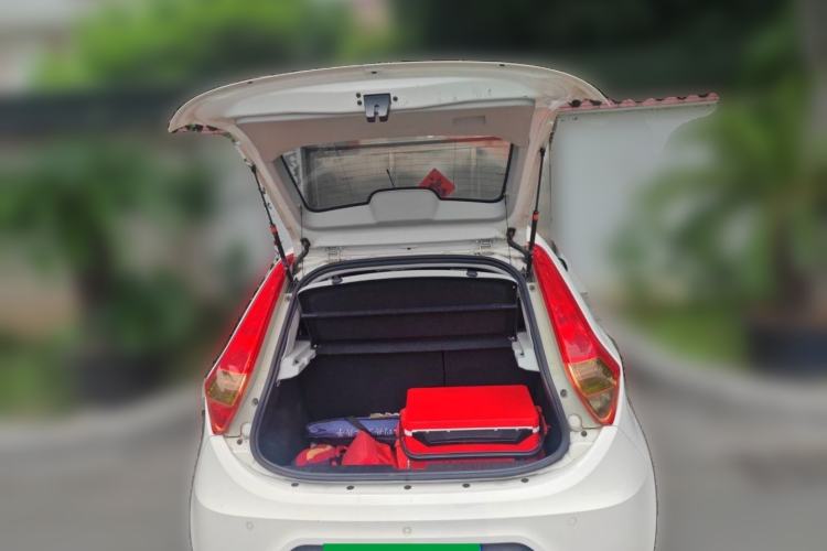 Used MG 3 2013 1.5L AMT Elite Edition Trunk