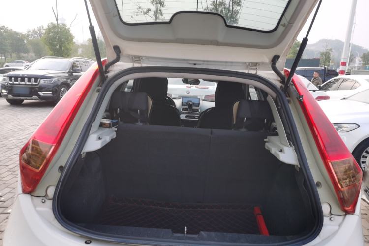 Used MG 3 2013 1.5L AMT Elite Edition Trunk
