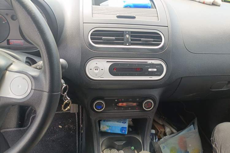 Used MG 3 2013 1.5L AMT Elite Edition Audio And AC Panel