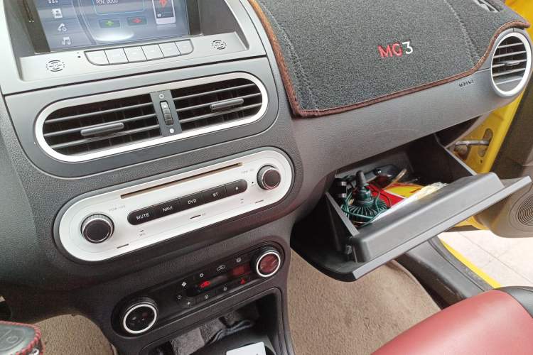 Used MG 3 2013 1.5L AMT Elite Edition Audio And AC Panel