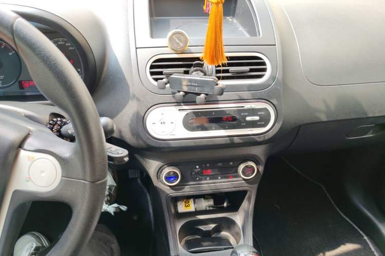Used MG 3 2013 1.5L AMT Elite Edition Audio And AC Panel