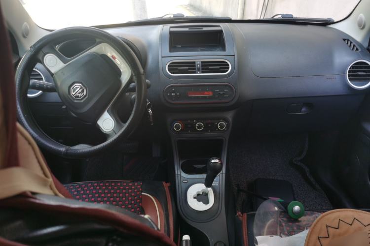 Used MG 3 2013 1.3L AMT Comfort Edition Center Console