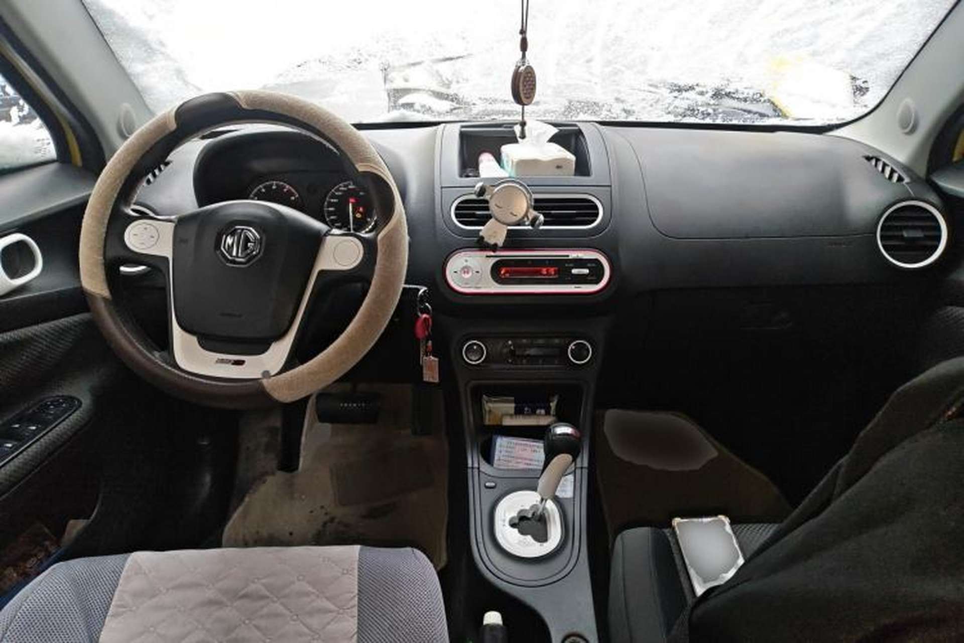 Used MG 3 2013 1.5L AMT Elite Edition Center Console