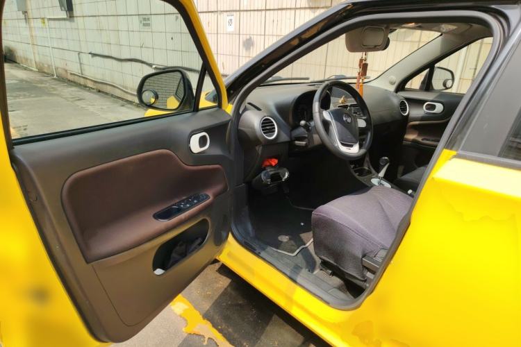 Used MG 3 2013 1.5L AMT Elite Edition Driver Seat