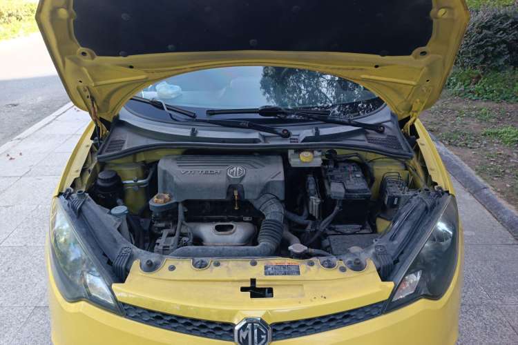 Used MG 3 2013 1.5L AMT Elite Edition Engine Bay