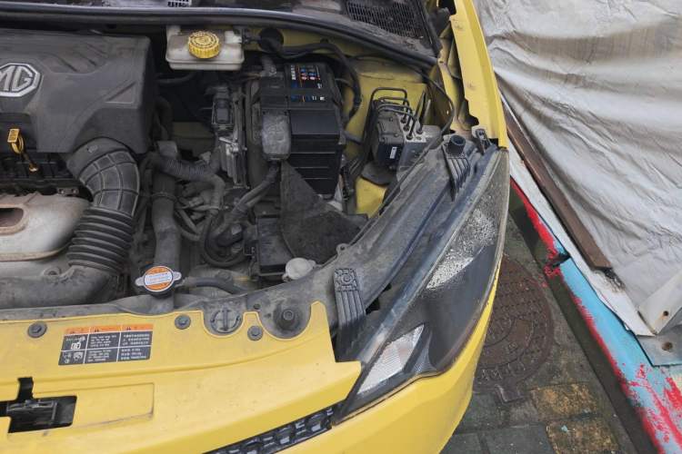Used MG 3 2013 1.5L AMT Elite Edition Engine Bay Left