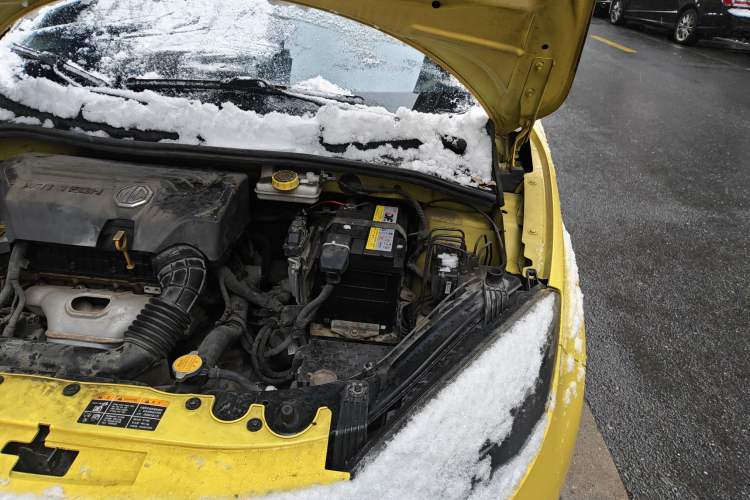 Used MG 3 2013 1.5L AMT Elite Edition Engine Bay Left