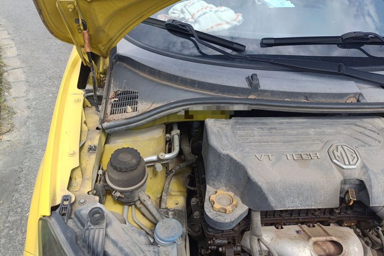 Used MG 3 2013 1.5L AMT Elite Edition Engine Bay Right