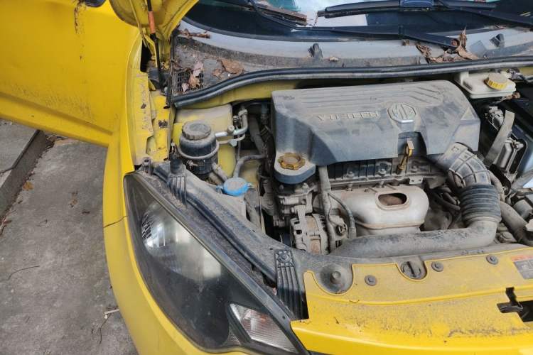 Used MG 3 2013 1.5L AMT Elite Edition Engine Bay Right