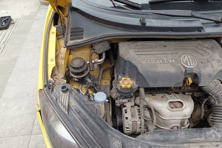 Used MG 3 2013 1.5L AMT Elite Edition Engine Bay Right