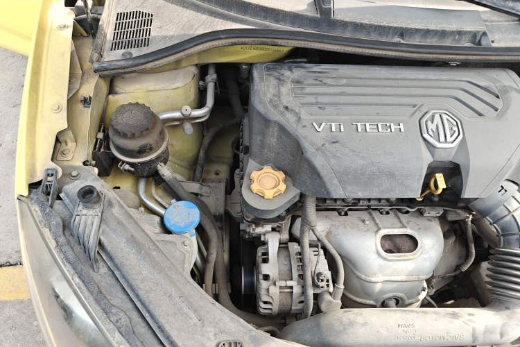 Used MG 3 2013 1.5L AMT Elite Edition Engine Bay Right