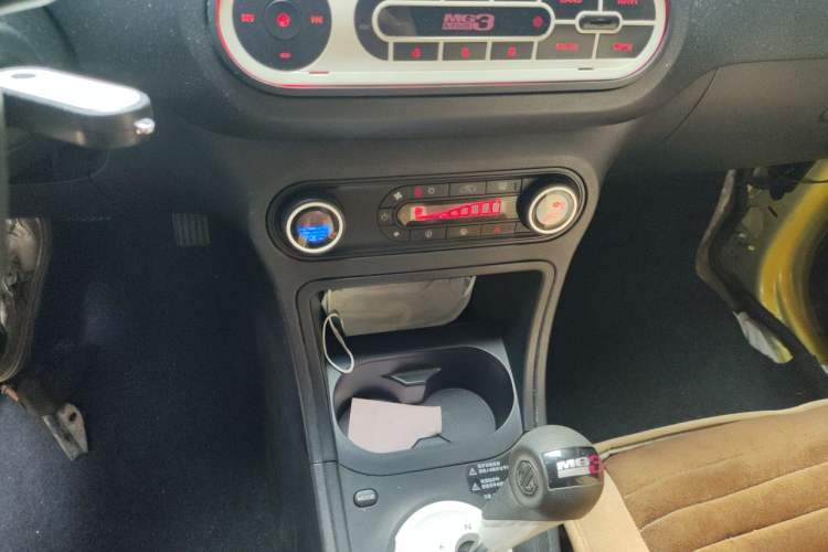 Used MG 3 2013 1.5L AMT Elite Edition Gear Lever