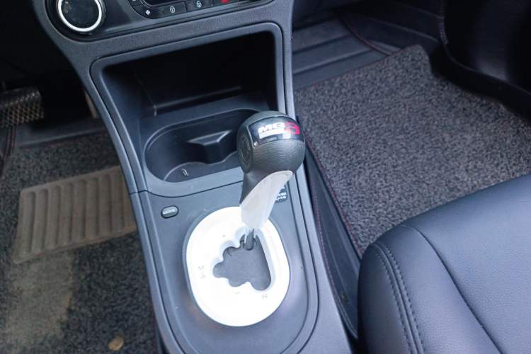 Used MG 3 2013 1.5L AMT Elite Edition Gear Lever