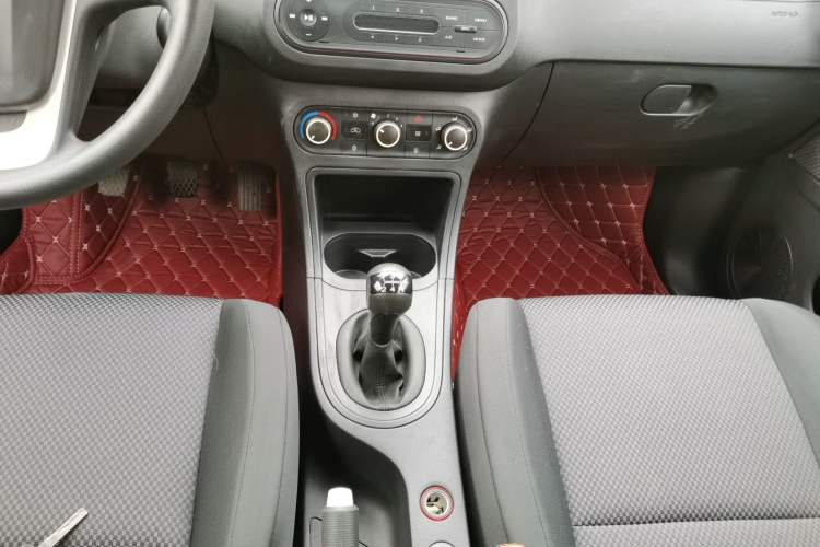 Used MG 3 2013 1.3L Manual Comfort Edition Gear Lever