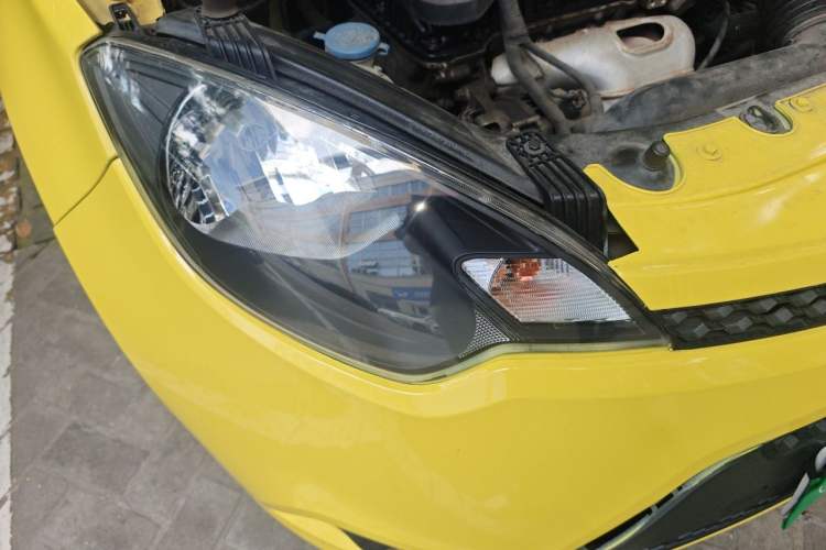 Used MG 3 2013 1.5L AMT Elite Edition Right Front Headlight