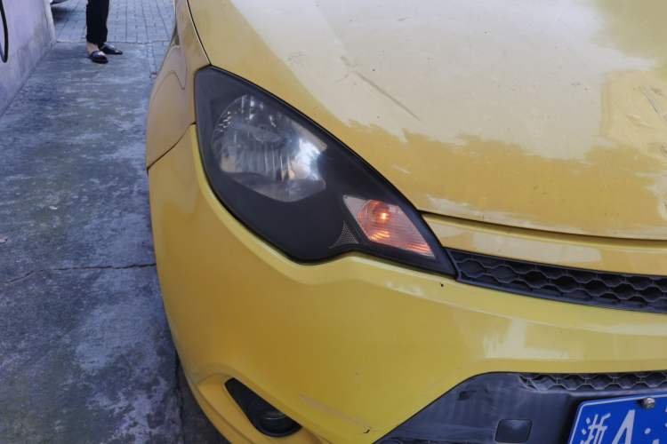 Used MG 3 2013 1.3L AMT Comfort Edition Right Front Headlight