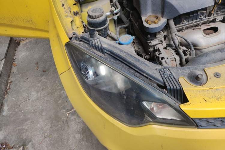 Used MG 3 2013 1.5L AMT Elite Edition Right Front Headlight