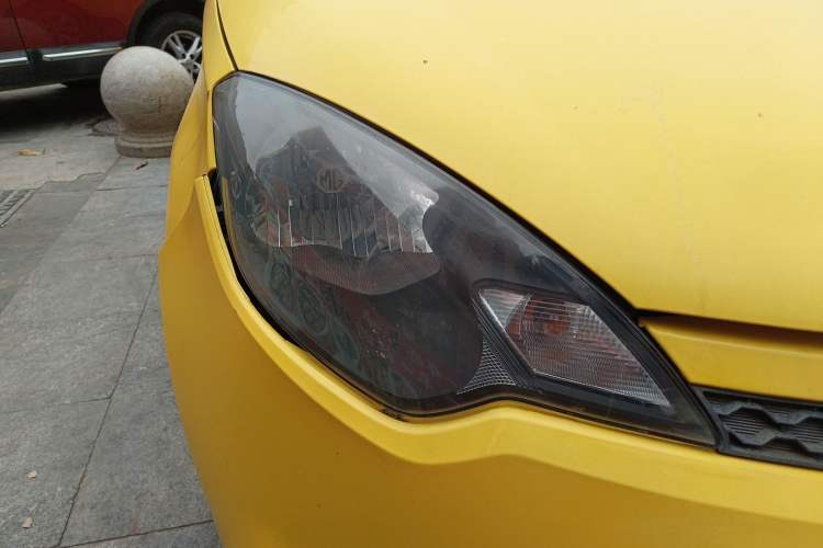 Used MG 3 2013 1.5L AMT Elite Edition Right Front Headlight