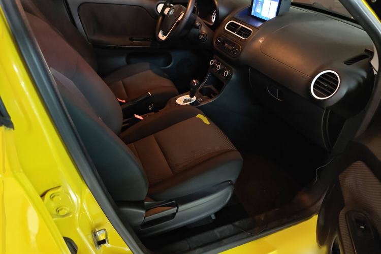 Used MG 3 2013 1.3L AMT Comfort Edition Right Front Seat
