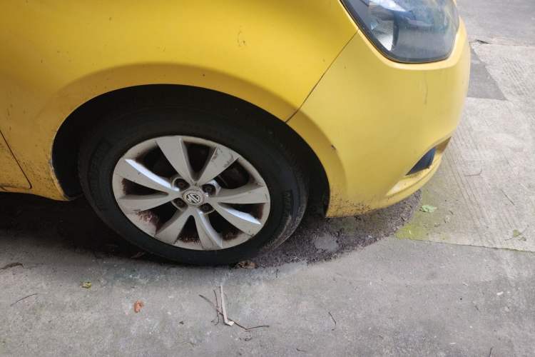 Used MG 3 2013 1.5L AMT Elite Edition Right Front Wheel Hub