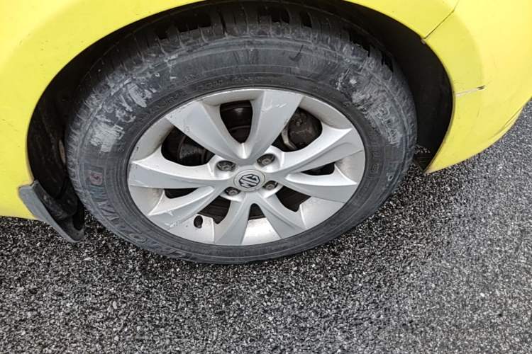 Used MG 3 2013 1.5L AMT Elite Edition Right Front Wheel Hub