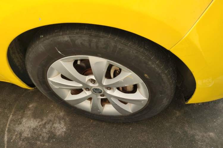 Used MG 3 2013 1.5L AMT Elite Edition Right Front Wheel Hub