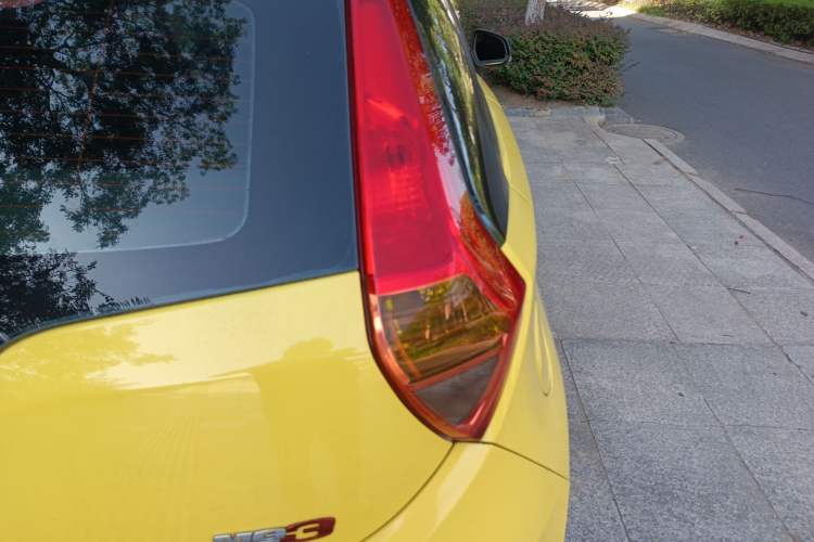 Used MG 3 2013 1.5L AMT Elite Edition Right Rear Taillight