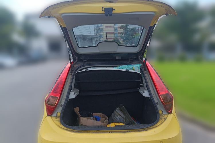 Used MG 3 2013 1.5L AMT Elite Edition Trunk