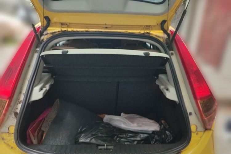Used MG 3 2013 1.5L AMT Elite Edition Trunk