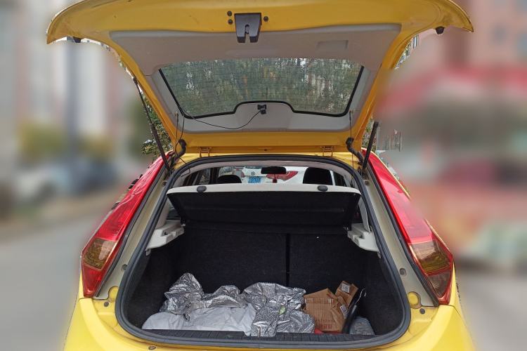 Used MG 3 2013 1.5L AMT Elite Edition Trunk