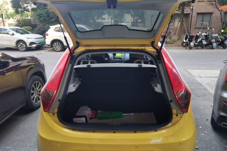 Used MG 3 2013 1.5L Manual Value Edition Trunk