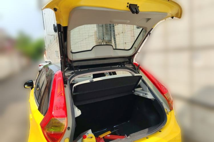 Used MG 3 2013 1.5L AMT Elite Edition Trunk