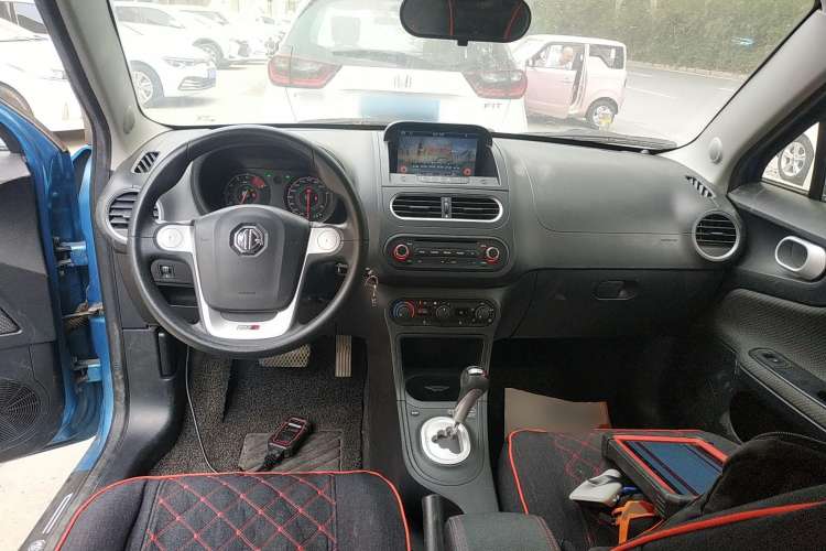 Used MG 3 2014 1.3L AMT Comfort Edition Center Console