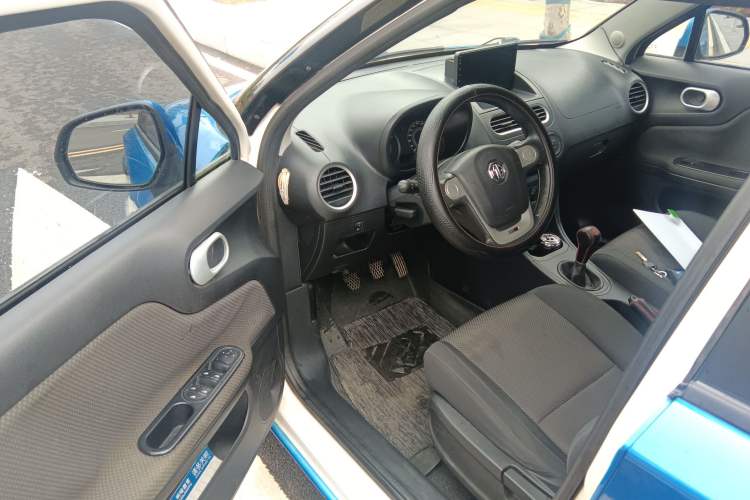 Used MG 3 2014 1.3L Manual Comfort Edition Interior 2