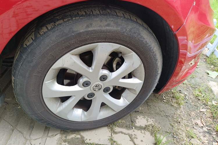 Used MG 3 2014 1.5L AMT Elite Edition Right Front Wheel Hub