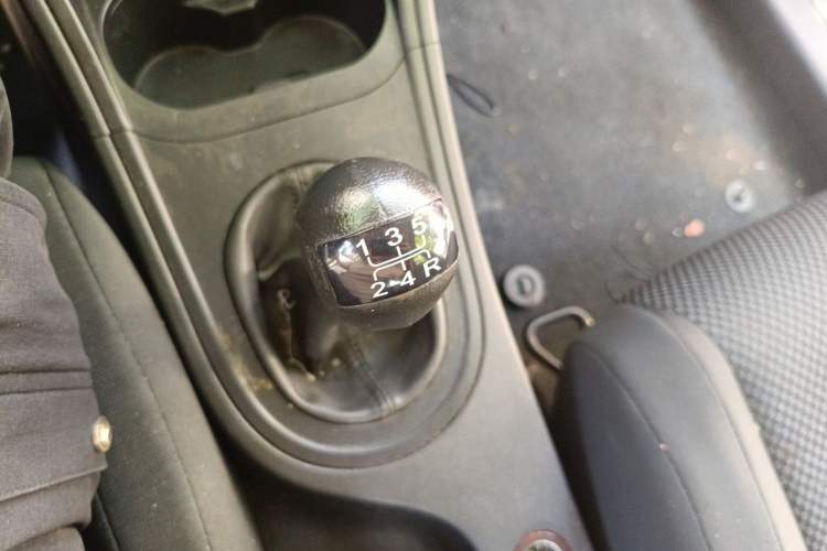 Used MG 3 2014 1.3L Manual Comfort Edition Gear Lever