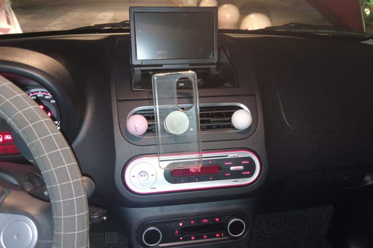 Used MG 3 2014 1.5L AMT Elite Edition Audio And AC Panel