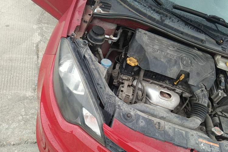 Used MG 3 2014 1.5L AMT Elite Edition Engine Bay Right