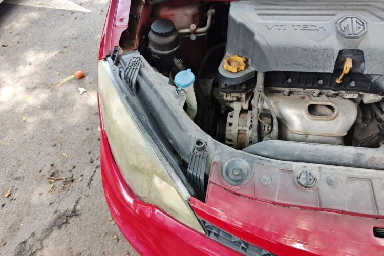 Used MG 3 2014 1.5L AMT Elite Edition Engine Bay Right