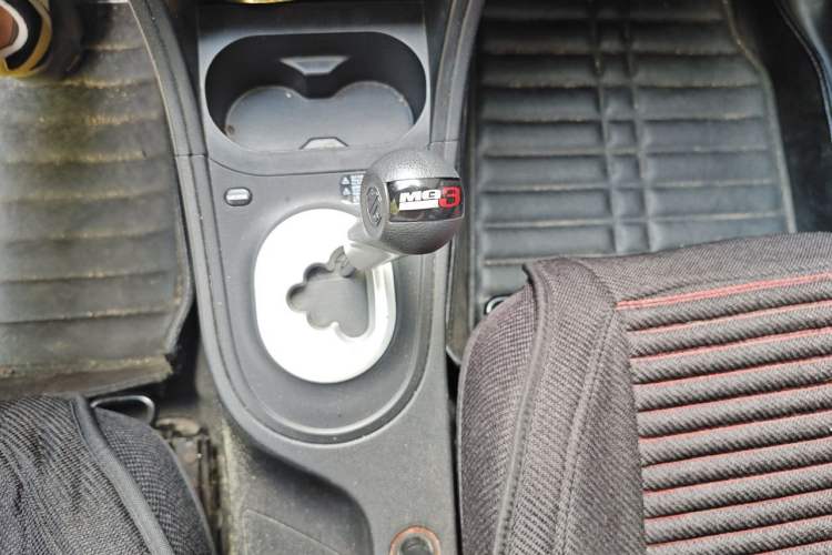 Used MG 3 2014 1.3L AMT Comfort Edition Gear Lever