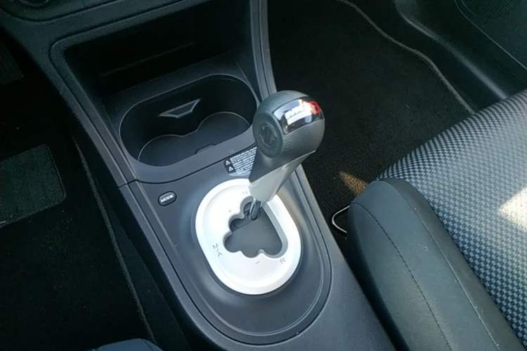 Used MG 3 2014 1.3L AMT Comfort Edition Gear Lever
