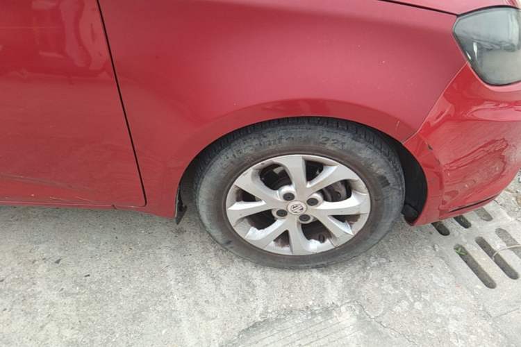 Used MG 3 2014 1.5L AMT Elite Edition Right Front Wheel Hub