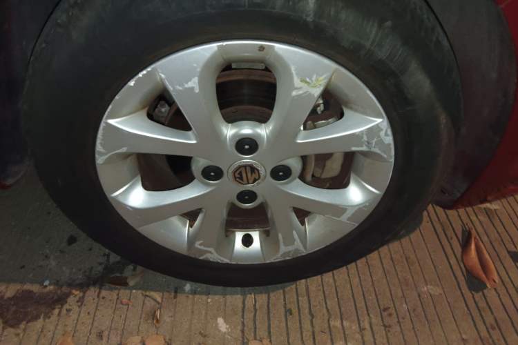 Used MG 3 2014 1.5L AMT Elite Edition Right Front Wheel Hub