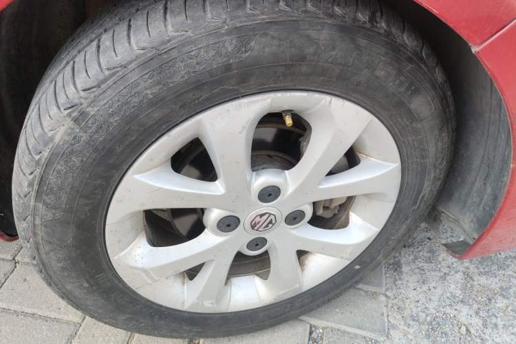 Used MG 3 2014 1.5L AMT Elite Edition Right Front Wheel Hub
