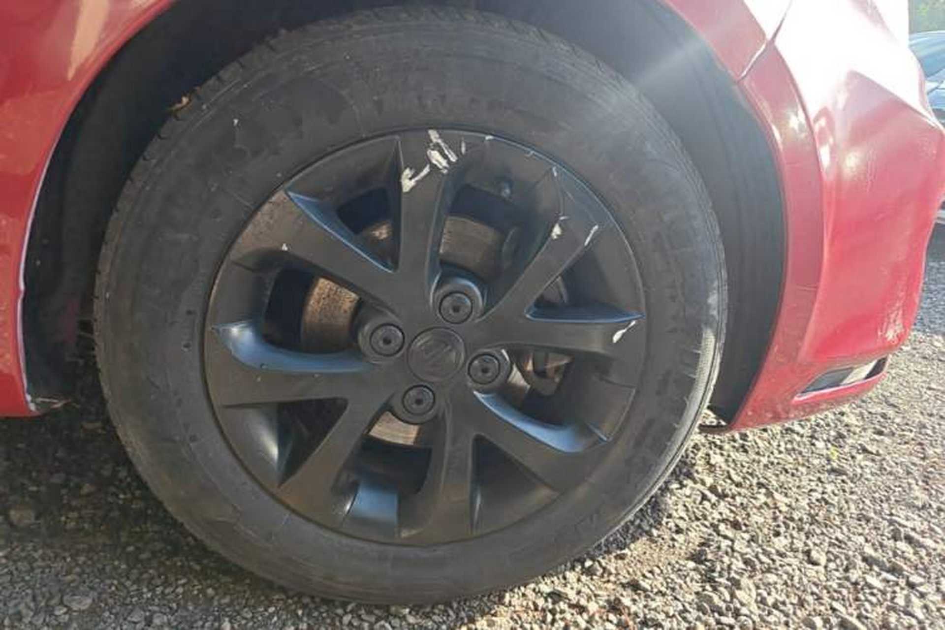 Used MG 3 2014 1.5L AMT Luxury Edition Right Front Wheel Hub
