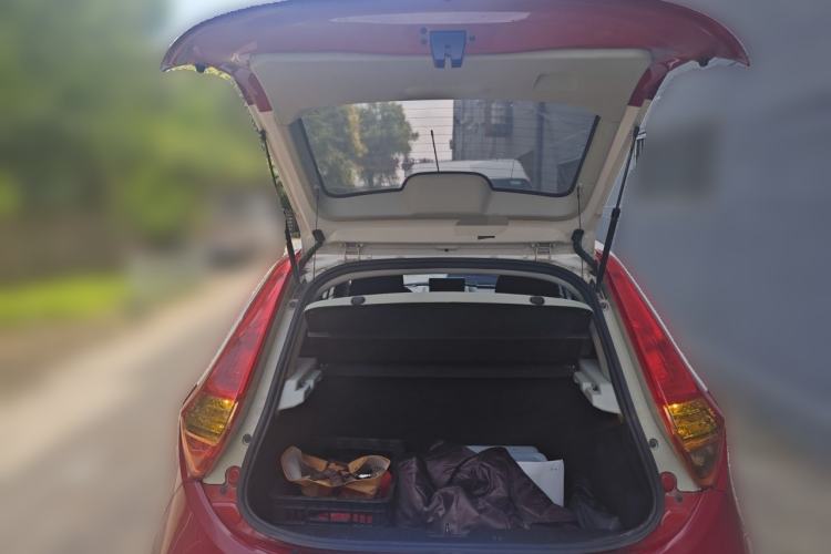 Used MG 3 2014 1.3L AMT Comfort Edition Trunk
