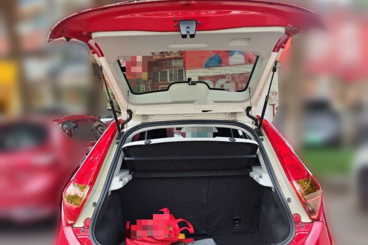 Used MG 3 2014 1.5L AMT Elite Edition Trunk